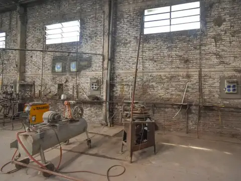 Galpon en Venta 36  mts Fondo