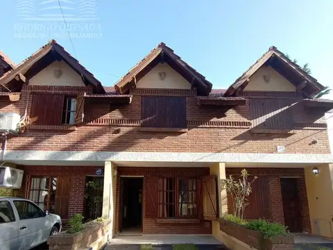 Dúplex en venta de 3 dormitorios c/ cochera en Costa Azul