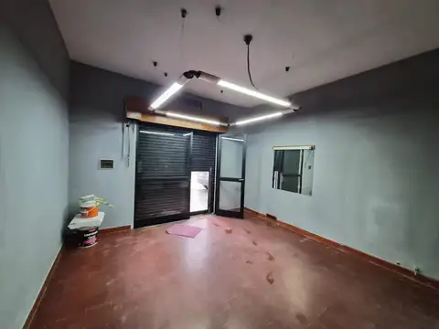 Local en alquiler en José C. Paz - ¡Zona comercial!