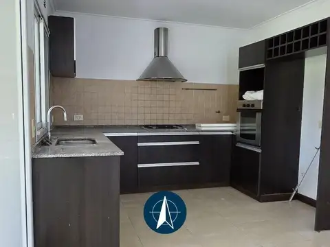 Casa 6 ambientes con 3 baños