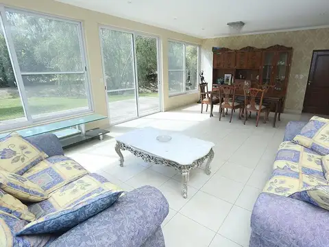 Venta Casa de Campo en Del viso con Pileta