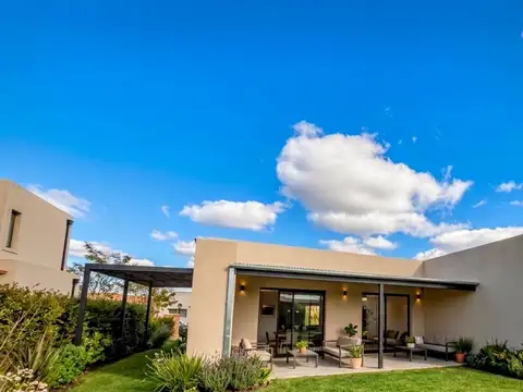 Casa en Alquiler de 3 dormitorios