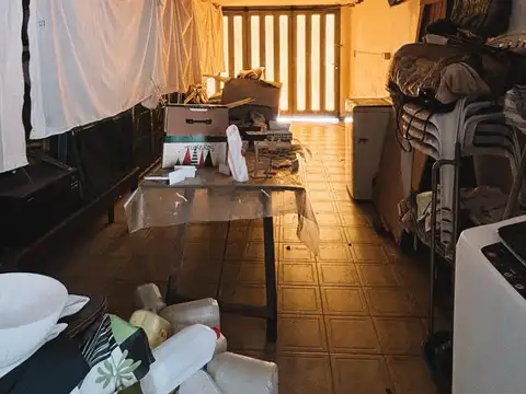 CASA A LA VENTA EN LINIERS