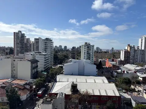 Solido depto de 3 ambientes piso alto vista al rio