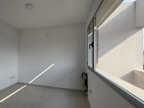 Depto Tipo Casa en Alquiler en Ituzaingó, $ 1.080.000