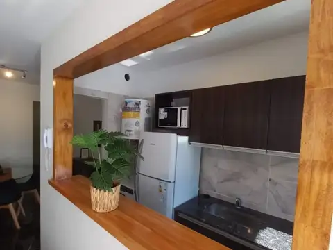 1 ambiente reciclado al frente con balcón en zona Paseo Aldrey
