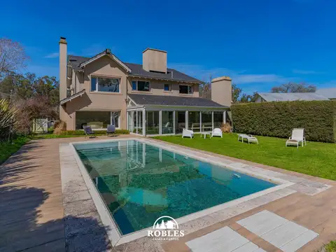 Excelente chalet de estilo en Tulsa, sobre el fairway del nuevo Golf.