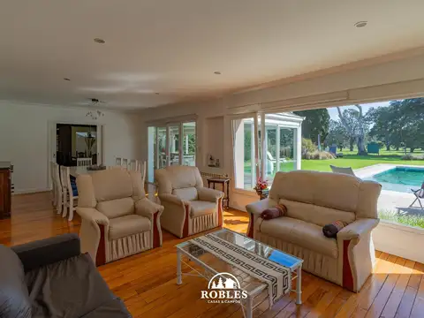 Casa 6 ambientes con 4 baños