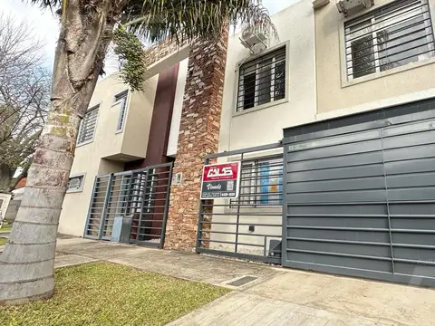 Depto Tipo Casa en Venta de 4 ambientes