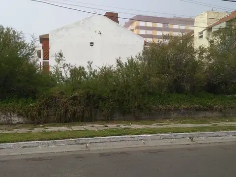 COSTANERA ESQUINA MACHADO