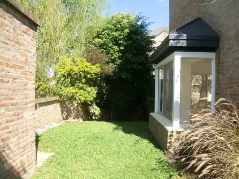 CASA TRIPLEX EN LA RIBERA BARRIO CERRADO