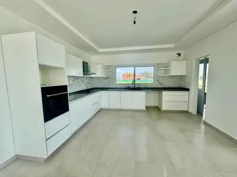 Casa en Venta en Bella Vista, USD 470.000