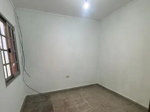EN VENTA SALON COMERCIAL + CASA + DEPTO. EN RECREO