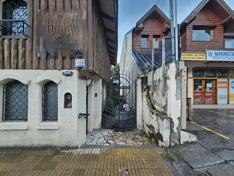 Terreno con casa en venta en centro de san martin de los andes