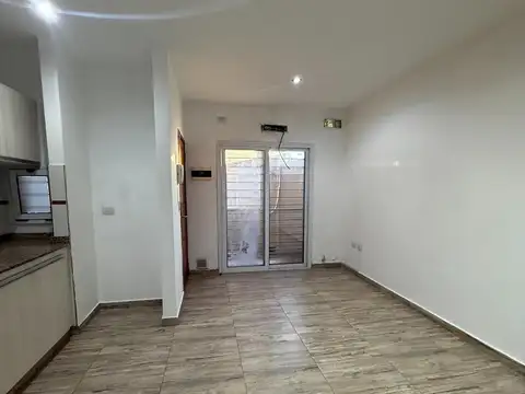 Correa 200, Piso 1