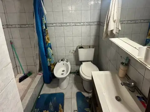 Casa 4 ambientes con 1 baño