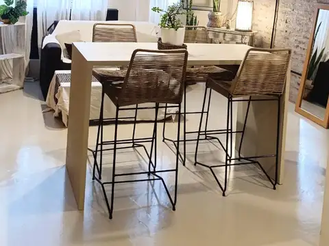 Cespedes 3200, Piso 1