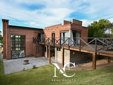 Casa 4 ambientes con 2 baños