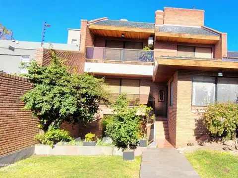 CASA VILLA DEVOTO 6 AMBIENTES QUINCHO y 2 COCHERAS