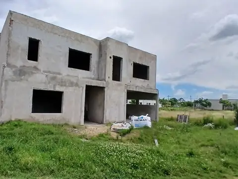 CASA EN VENTA BARRIO CHACRA LA PRUDENCIA -obra gris