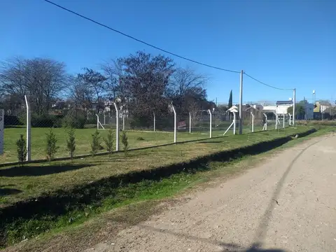 Terreno en Venta 27  mts Fondo