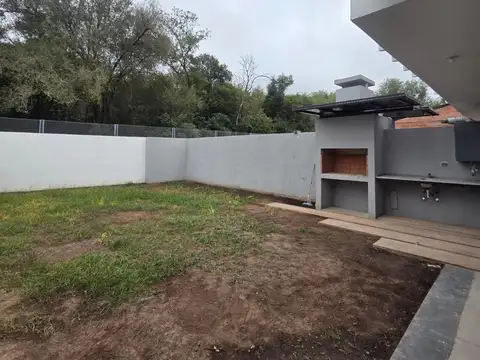 Casa en Alquiler de 3 dormitorios
