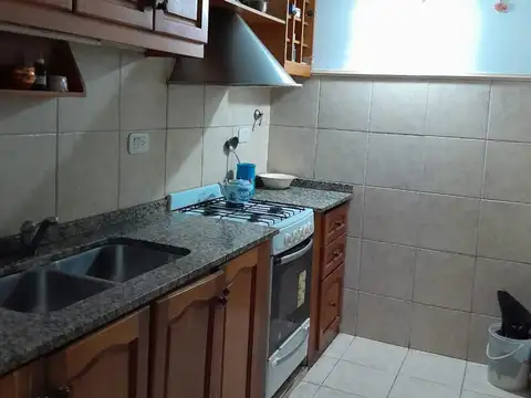 CASA EN VENTA 3 DORMITORIOS CON JARDIN ARROYITO
