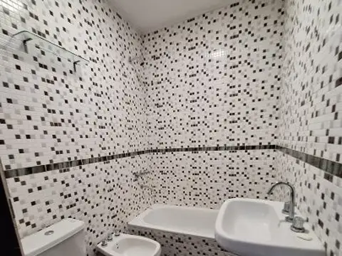 Depto Tipo Casa en Alquiler en Barrio Don Bosco, $ 450.000