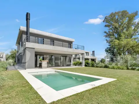 Casa en Azzurra Tortugas 2 suites, 2 dorm, pileta. ACEPTA LOTE EN PARTE DE PAGO EN AZZURRA