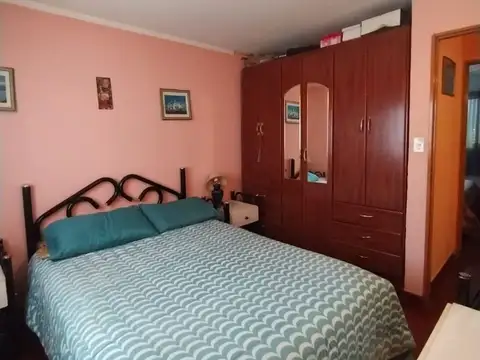 CASA TIPO DUPLEX, B° 827 VIVIENDAS