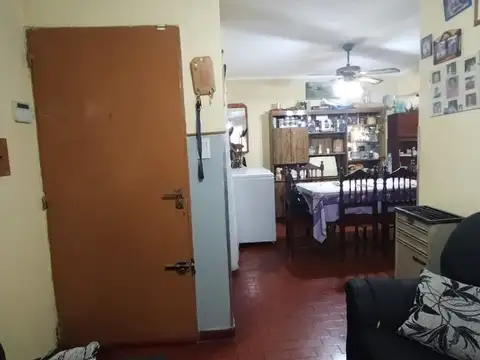 Casa 6 ambientes con 1 baño