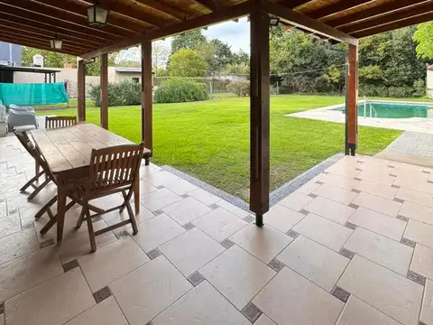 Casa en venta en calle 25 entre 425 y 426, Villa Elisa