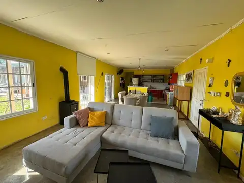 Quinta en Venta con 2 cocheras
