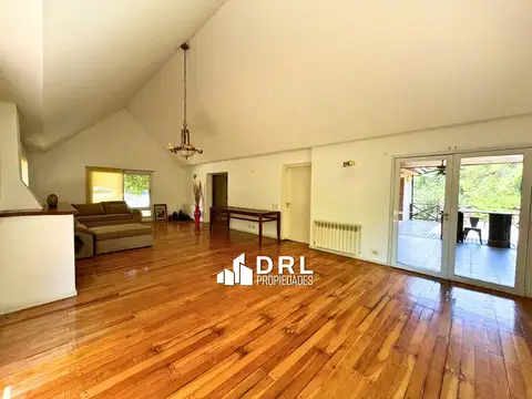 Casa en Venta con 3 cocheras