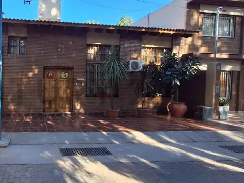VENTA CASA EN B. PRIVADO GODOY CRUZ