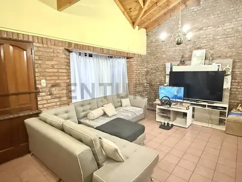 VENTA DE CASA 5 AMBIENTES - SAN MIGUEL - PERMUTA MENOR VALOR-APTO CRÉDITO HIPOTECARIO