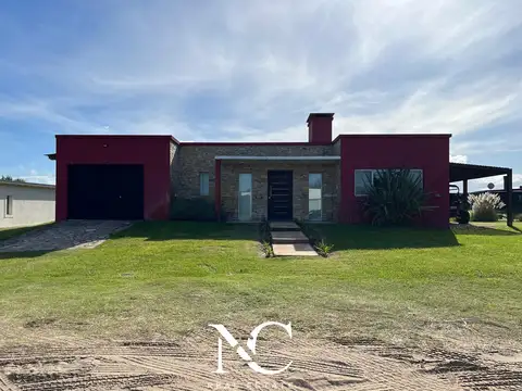 Casa en venta en Costa Esmeralda, con gas natural