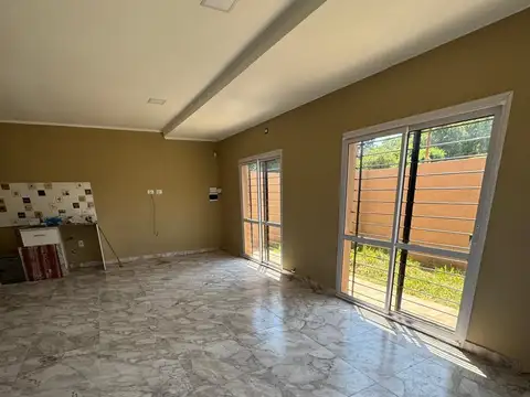 Casa 3 ambientes con 1 baño