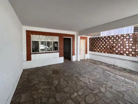 CASA DE DOS DORMITORIOS VENTA TERRAZA EXCLUSIVA C/PARRILLERO INDUSTRIAL ROSARIO