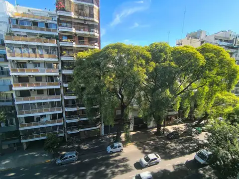 3 AMB. AL FRENTE CON COCHERA FIJA – APTO CRÉDITO – CABALLITO