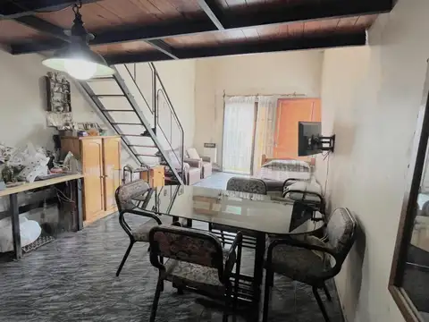 Oportunidad 5 Locales + departamento tipo casa