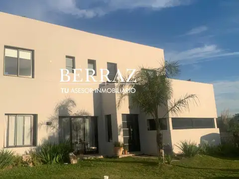 Casa Venta 3 Dormitorios Barrio El Ensueño lote de 704 m2 Escobar