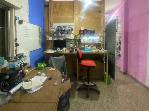 2 locales comerciales + Casa a Refaccionar - ZONA COMERCIAL - Lote de 294 m2