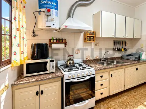 Casa en Venta con 4 cocheras