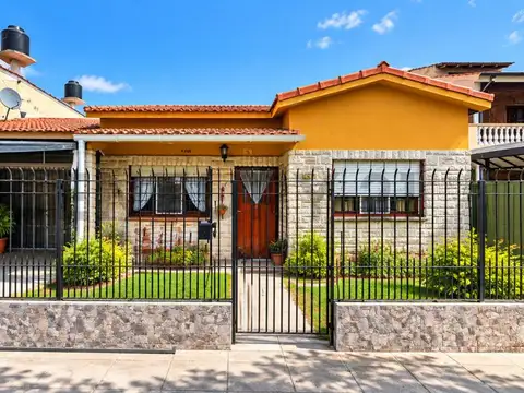 Venta Casa 3 Ambientes Santa Teresita La Costa Quincho Garage Lote 600m2 Amoblad