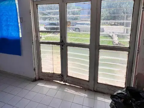 Casa 5 ambientes con 1 baño