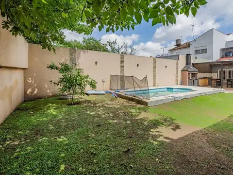 Casa 6 ambientes con 3 baños