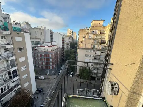 VENTA 2 AMBIENTES CON DEPENDENCIA BALCON AL FRENTE