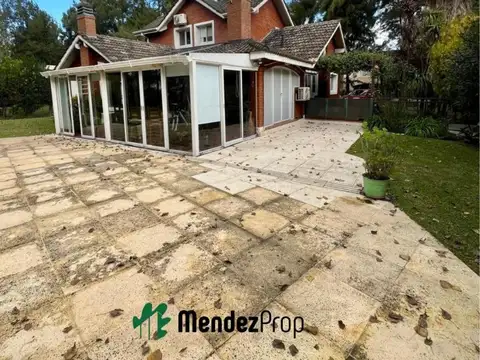 Casa en Venta con 5 cocheras