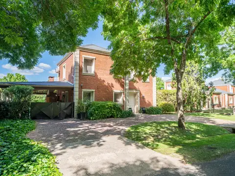 Casa en venta en Barrio Los Jazmines, Plar del este, GBA Norte - 4 Ambientes - Apto Credito